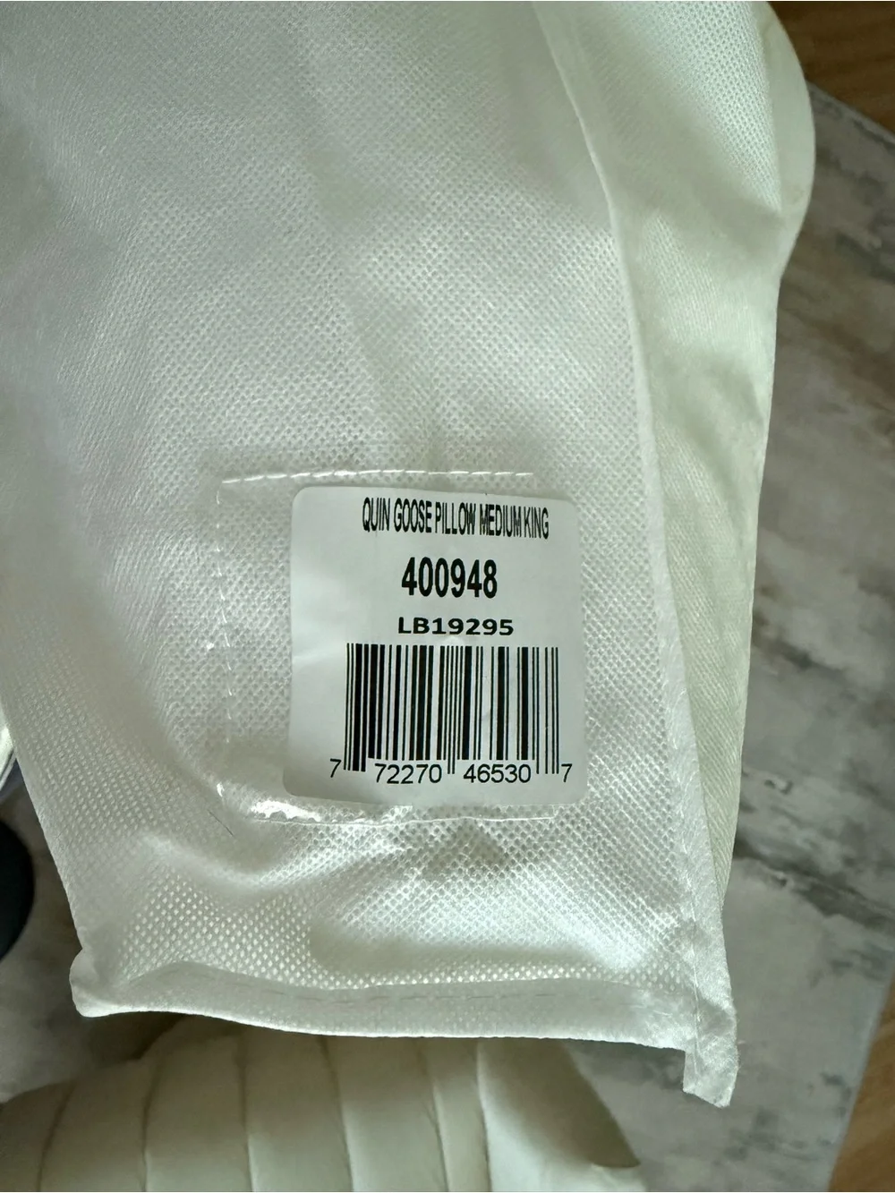 NWT 2 Quince Luxe Goose Down Medium King Size Pillows 20”X36” Set Bundle